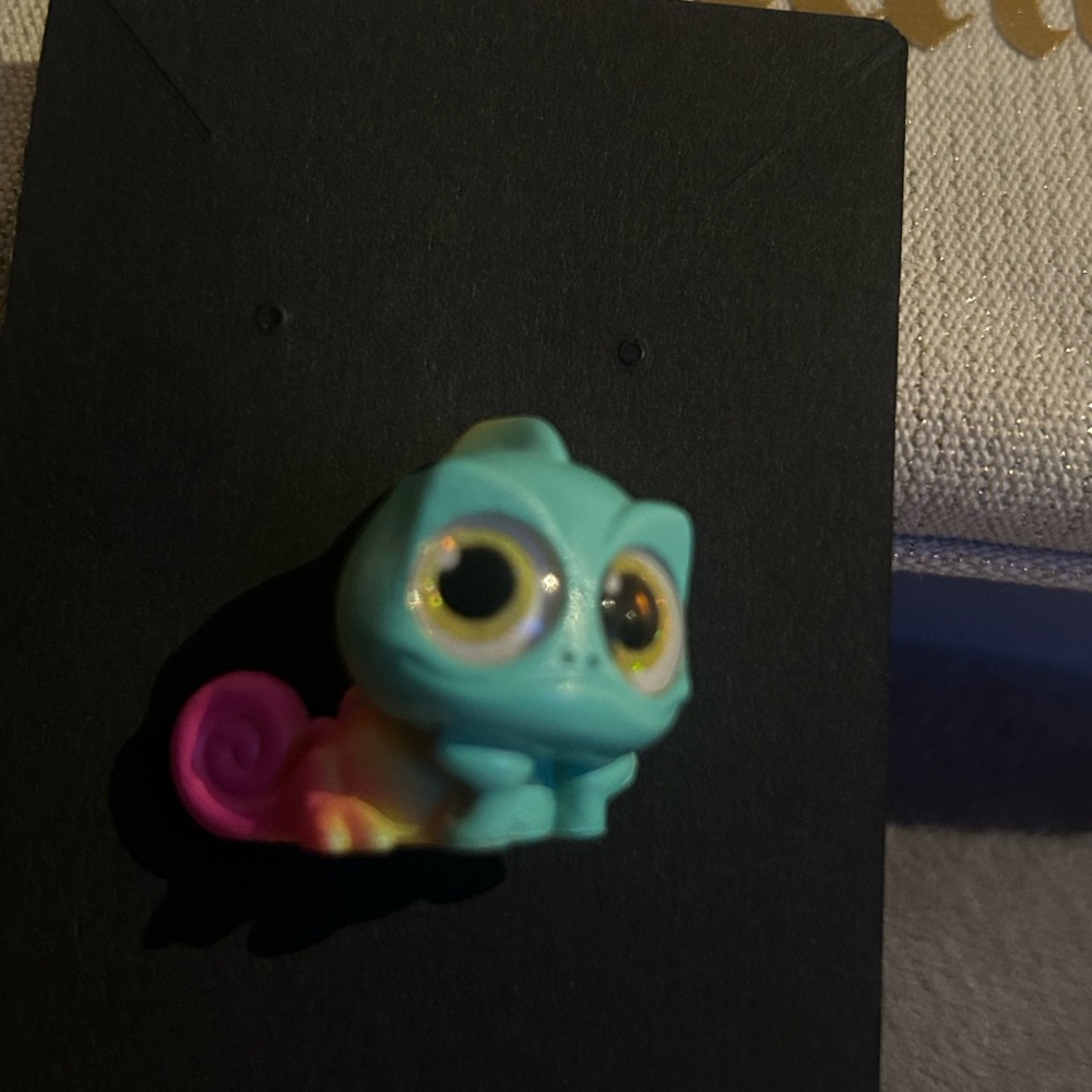 Colorful Pascal Pin - Picture 2 of 3